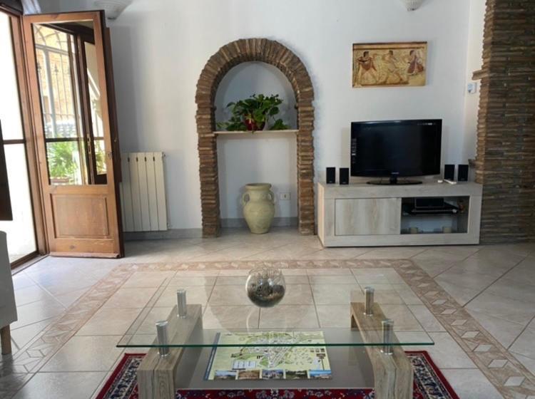 La Fanciulla Velca Appartement Tarquinia Buitenkant foto